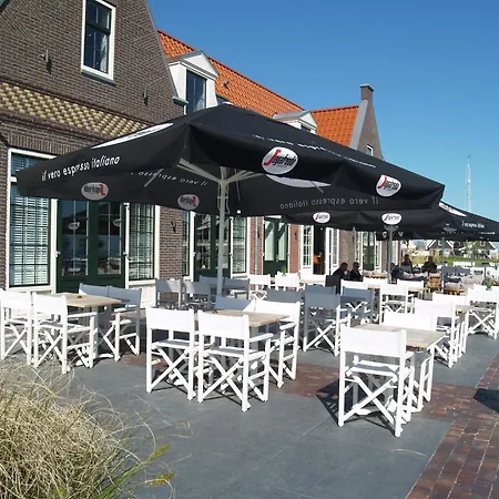 Spacious Near Amsterdam Uitdam